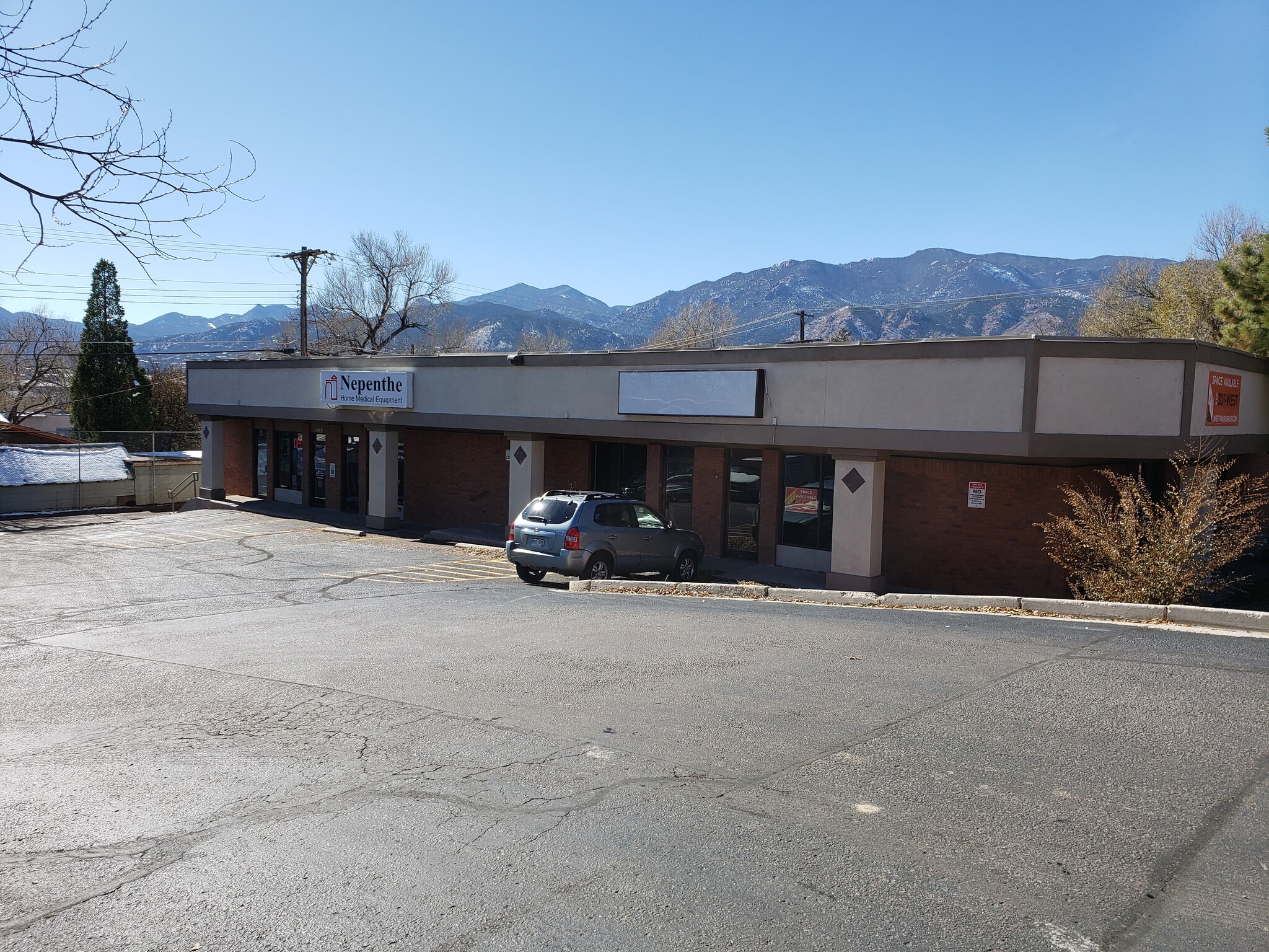 1915-1957 W Uintah St, Colorado Springs, CO à louer Photo de l’immeuble– Image 1 sur 1