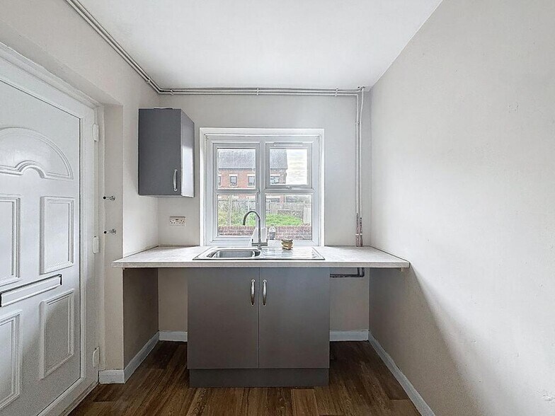 262 Werrington Rd, Stoke On Trent à louer - Photo de l’immeuble – Image 1 sur 6