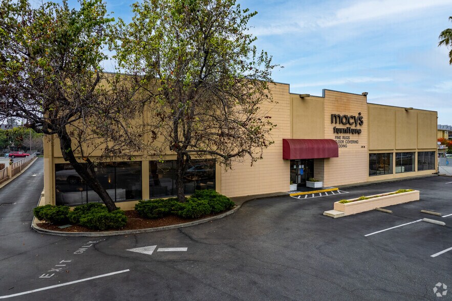 2838 S El Camino Real, San Mateo, CA à louer - Photo de l’immeuble – Image 3 sur 4