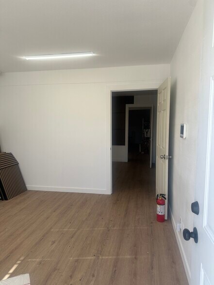 121 N Dillon Ave, San Jacinto, CA à vendre - Photo de l’immeuble – Image 3 sur 13