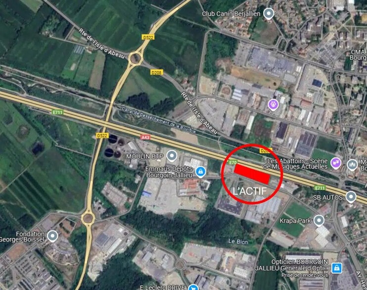 Local d’activités dans Bourgoin-Jallieu à louer - Photo de l’immeuble – Image 1 sur 3