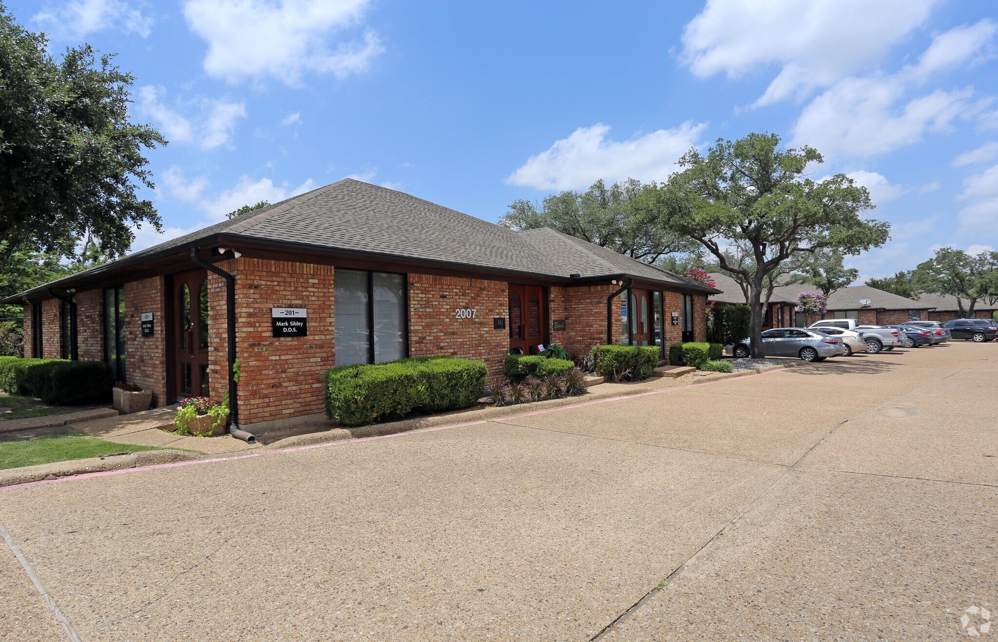 2001-2011 N Collins Blvd, Richardson, TX à louer Photo de l’immeuble– Image 1 sur 10