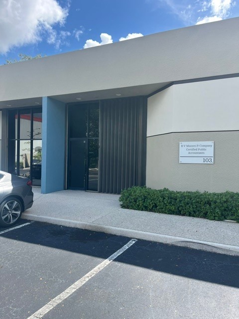 13501 SW 128th St, Miami, FL à louer Photo intérieure– Image 1 sur 10