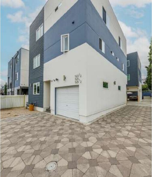 523 N St Andrews Pl, Los Angeles, CA à vendre - Photo de l’immeuble – Image 2 sur 11
