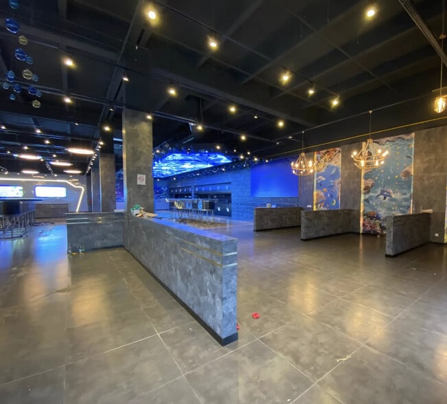 Local commercial dans Les Mureaux à louer - Hall d’entrée – Image 3 sur 4