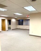 495 Old Connecticut Path, Framingham, MA à vendre Photo intérieure– Image 1 sur 8