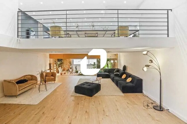 Plus de détails pour 16 Passage Du Chemin De Fer, Orsay - Bureau à louer