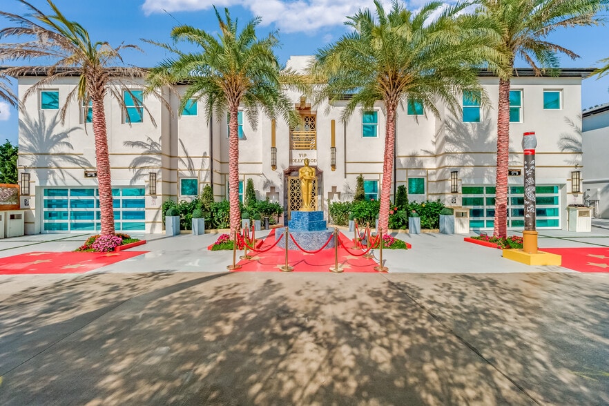 1021 Fantasy Dr, Davenport, FL à vendre - Photo principale – Image 1 sur 78