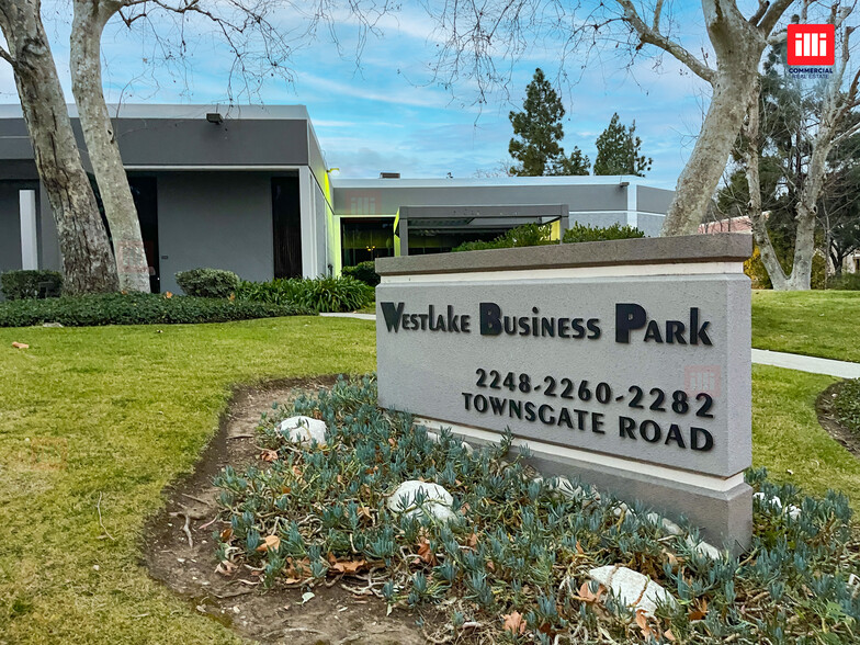 2260 Townsgate Rd, Westlake Village, CA à louer - Photo de l’immeuble – Image 2 sur 16
