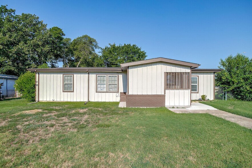5700 Lenore St, Fort Worth, TX à vendre - Photo principale – Image 2 sur 22