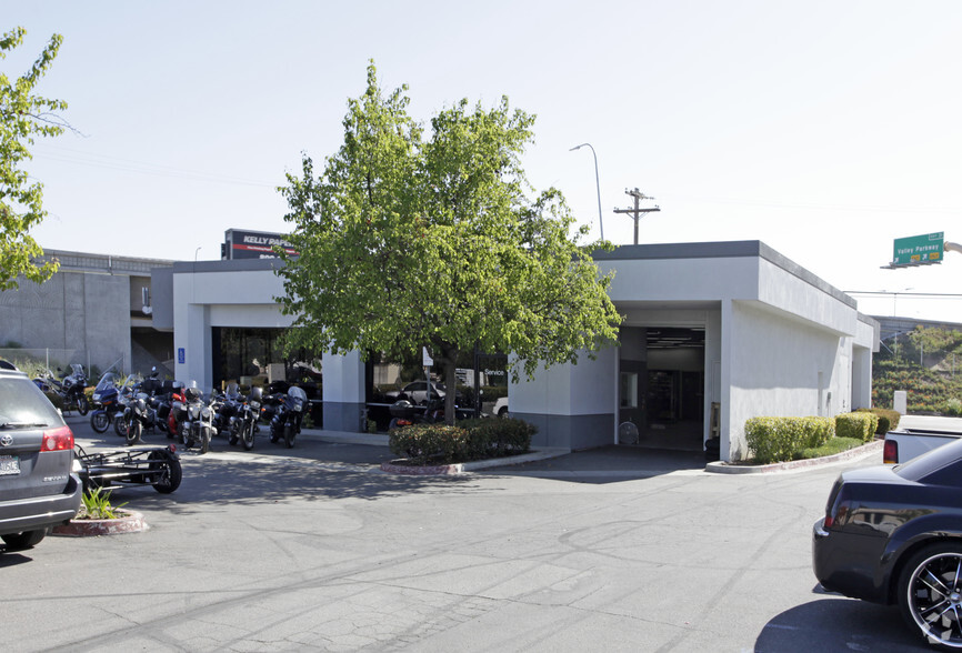 499 N Hale Ave, Escondido, CA à louer - Photo de l’immeuble – Image 3 sur 3