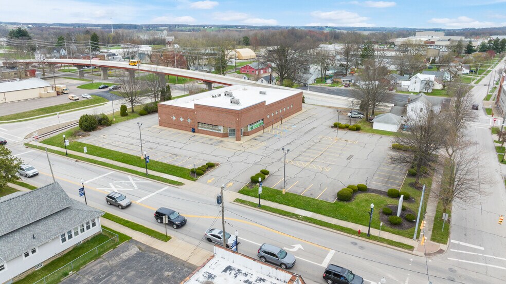 222 S Main St, Orrville, OH à vendre - Photo de l’immeuble – Image 2 sur 13