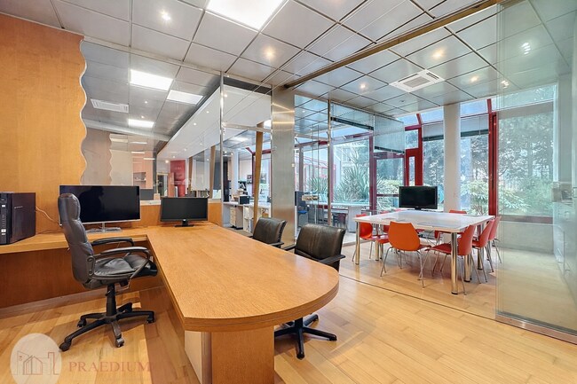 Plus de détails pour 22 Boulevard De Stalingrad, Châtillon - Bureau à vendre