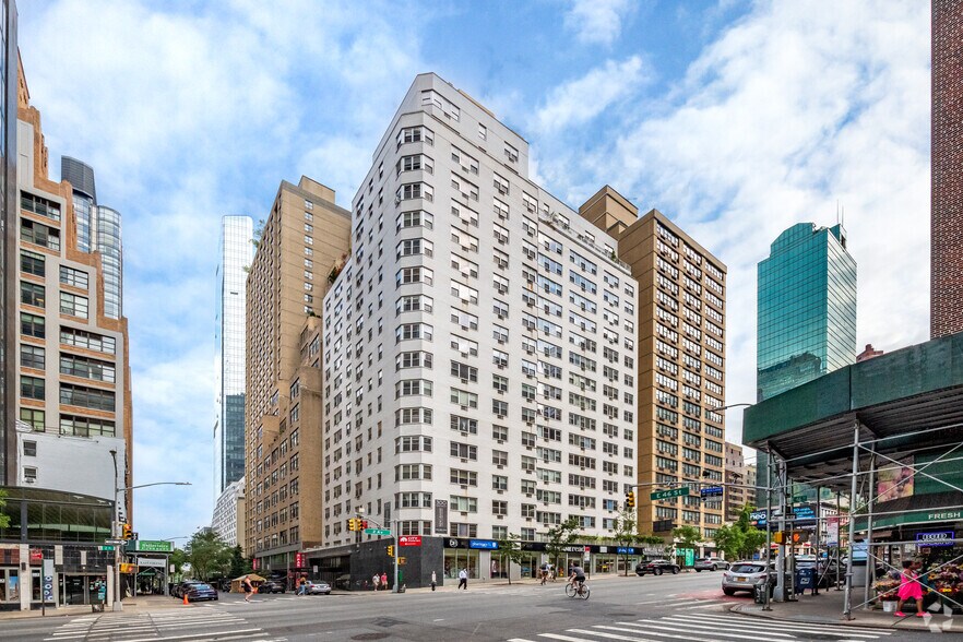 300 E 46th St, New York, NY à louer - Photo principale – Image 1 sur 5