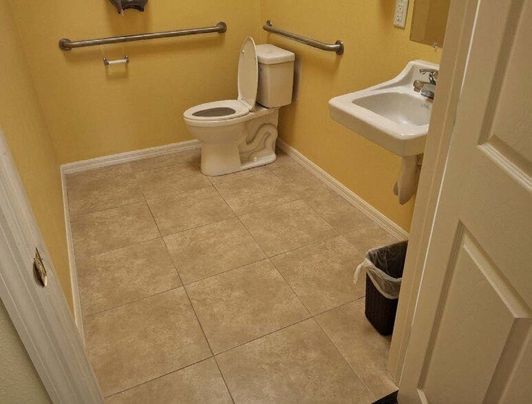 2517 Seven Springs Blvd, New Port Richey, FL à vendre - Photo de l’immeuble – Image 3 sur 6