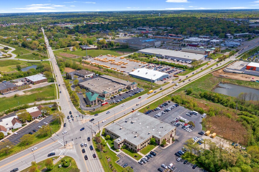 300 N Randall Rd, St Charles, IL à louer - Photo de l’immeuble – Image 2 sur 9