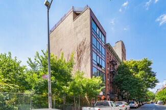 Plus de détails pour 229 E 2nd St, New York, NY - Local commercial à louer