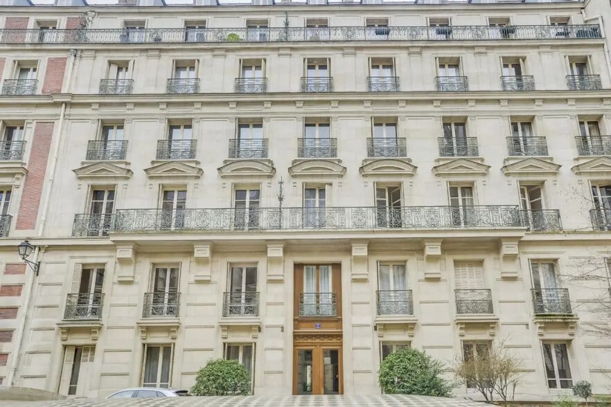 7 Square Du Roule, Paris à louer - Photo de l’immeuble – Image 2 sur 11