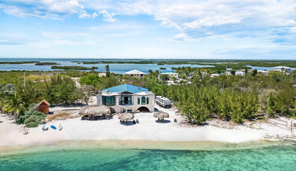 1557 Long Beach Dr, Big Pine Key, FL à vendre - Photo principale – Image 1 sur 60