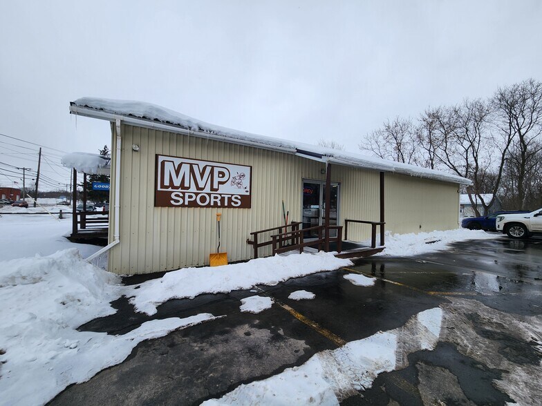 11 Pine St, Potsdam, NY à vendre - Photo principale – Image 1 sur 1