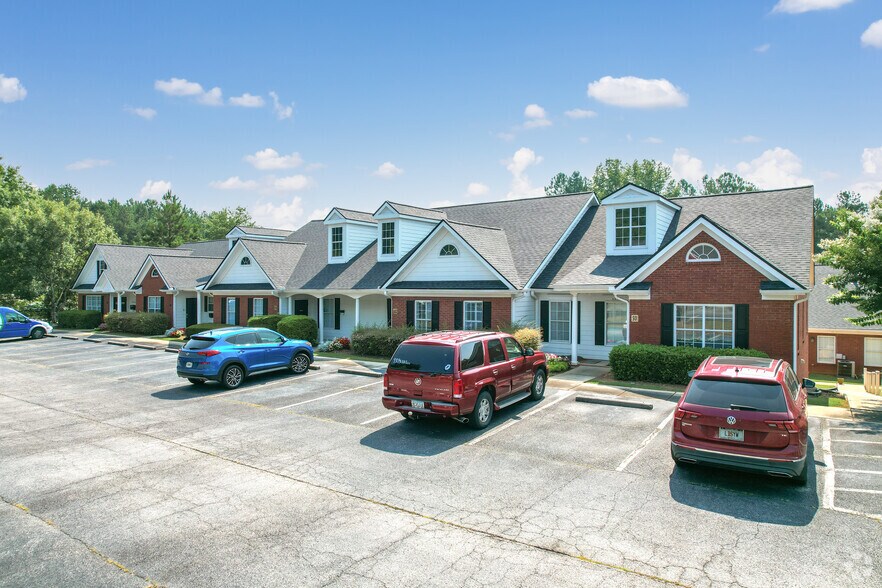 101 Devant St, Fayetteville, GA à vendre - Photo principale – Image 1 sur 12