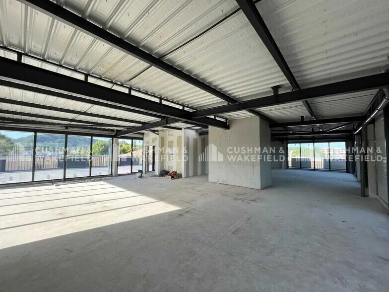 1100 Chemin De L'Avelanede, Aubagne à louer - Photo de l’immeuble – Image 3 sur 24