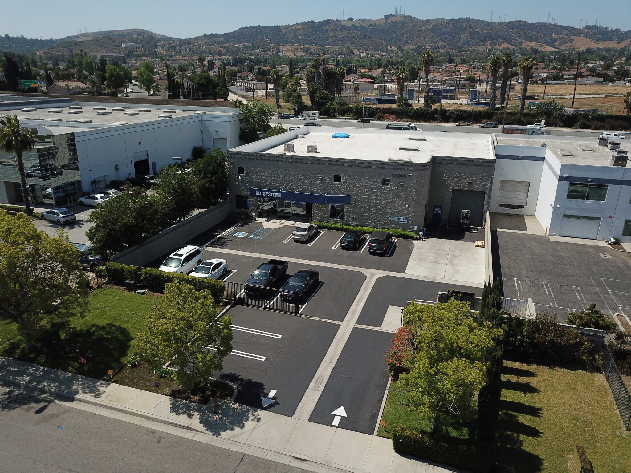 17050 Evergreen Pl, City of Industry, CA à louer Photo principale– Image 1 sur 3