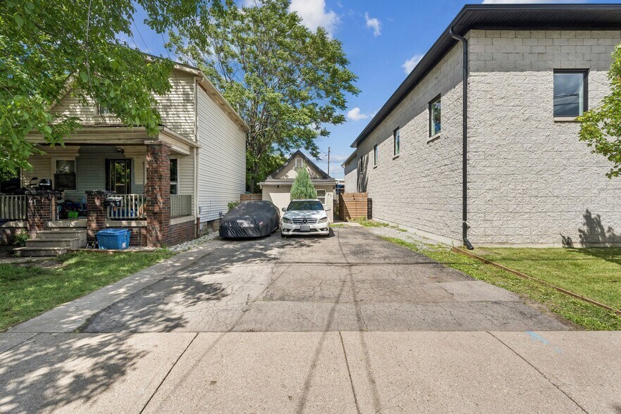 43 Whitfield Av, Hamilton, ON à vendre - Photo de l’immeuble – Image 3 sur 15