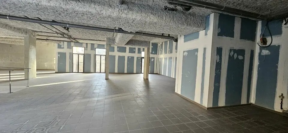 Local commercial dans Drap à louer - Photo de l’immeuble – Image 3 sur 7