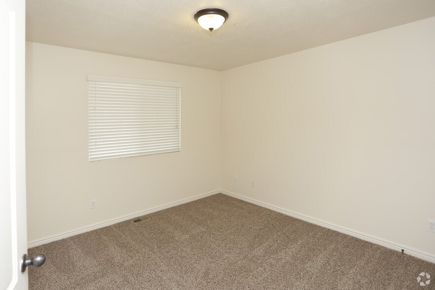 930 S 550 E, Clearfield, UT à vendre - Photo intérieure – Image 3 sur 44