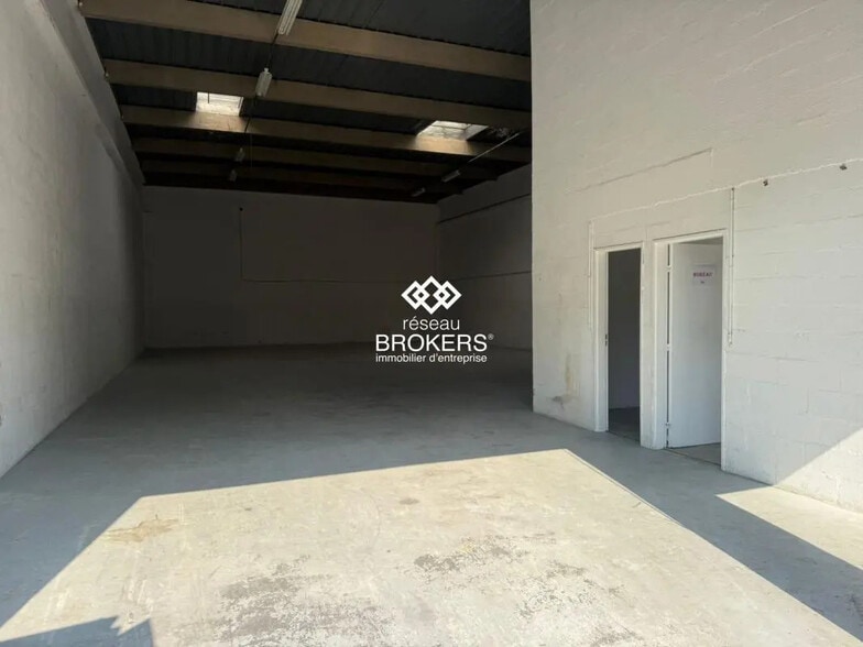 Industriel/Logistique dans SAINT-OUEN-L'AUMONE à vendre - Photo de l’immeuble – Image 2 sur 4