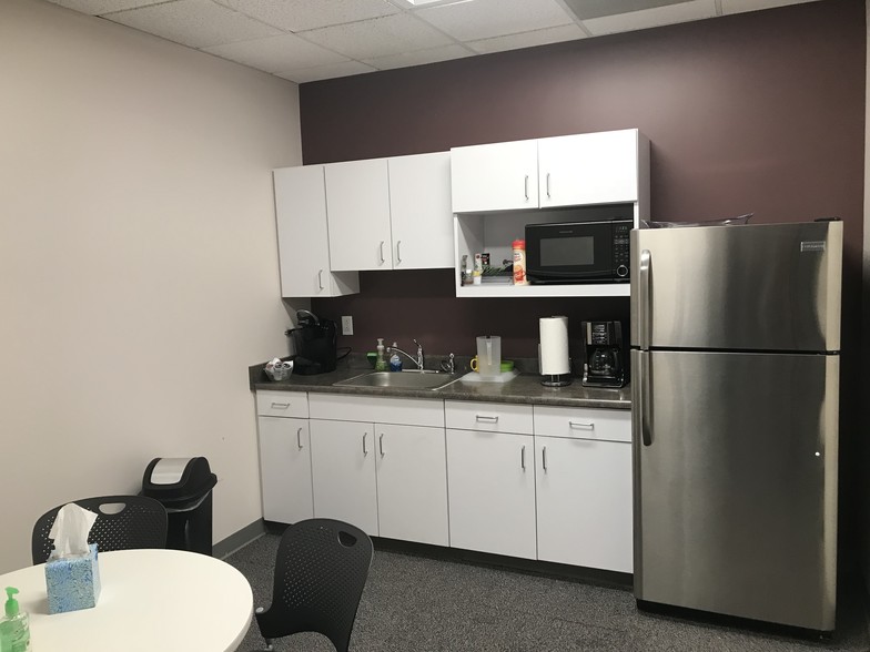 10 S Academy St, Greenville, SC à louer - Photo intérieure – Image 2 sur 11