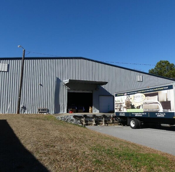 705 N Daisy St, Goldsboro, NC à vendre - Photo de l’immeuble – Image 2 sur 4