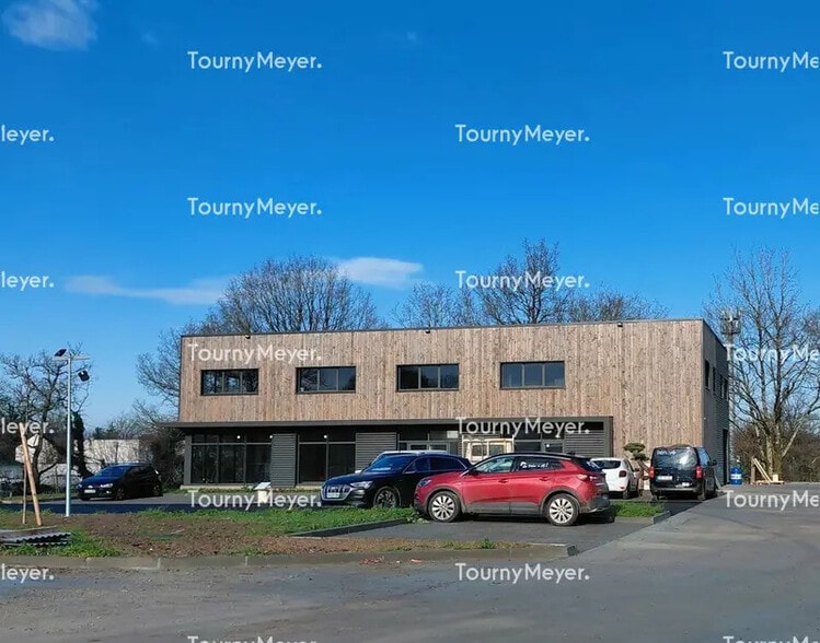 Local d’activités dans Treillières à louer - Photo de l’immeuble – Image 1 sur 7