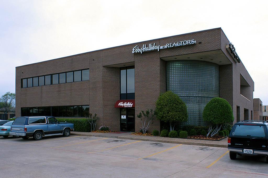 515 N Cedar Ridge Dr, Duncanville, TX à louer Photo principale– Image 1 sur 25