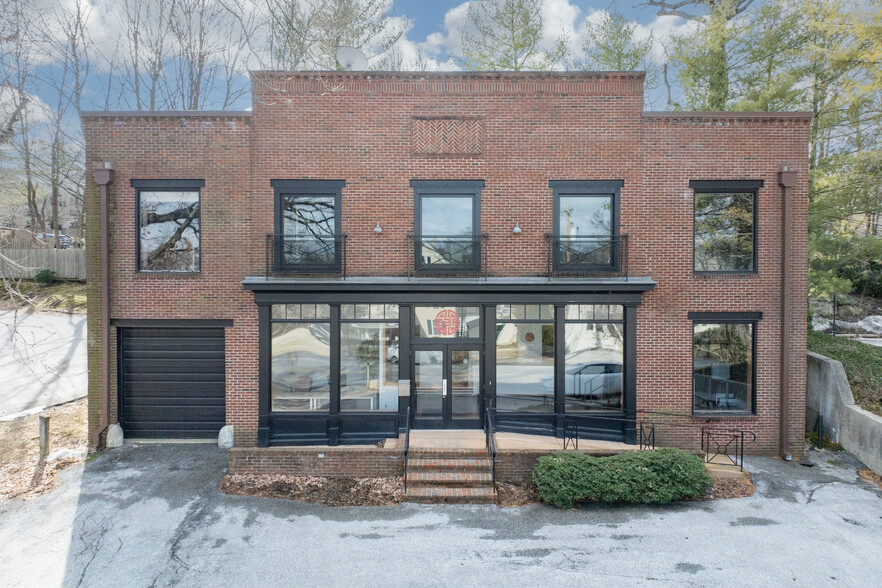 232 Conestoga Rd, Wayne, PA à vendre - Photo de l’immeuble – Image 1 sur 34