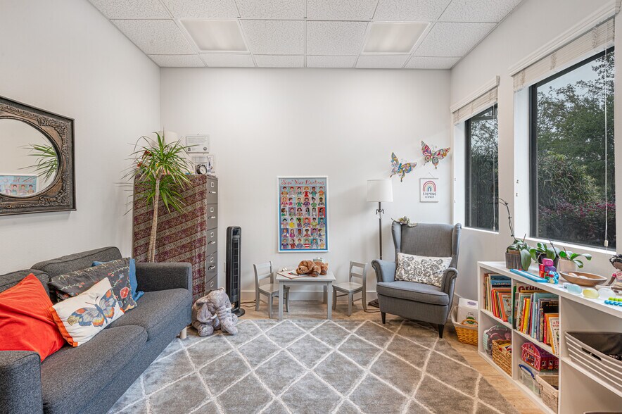 4865 Old Redwood Hwy, Santa Rosa, CA à louer - Photo de l’immeuble – Image 3 sur 14