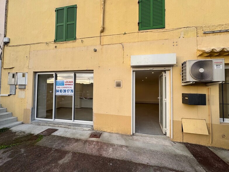 40 Chemin De L'Orme, Grasse à louer - Photo de l’immeuble – Image 3 sur 8