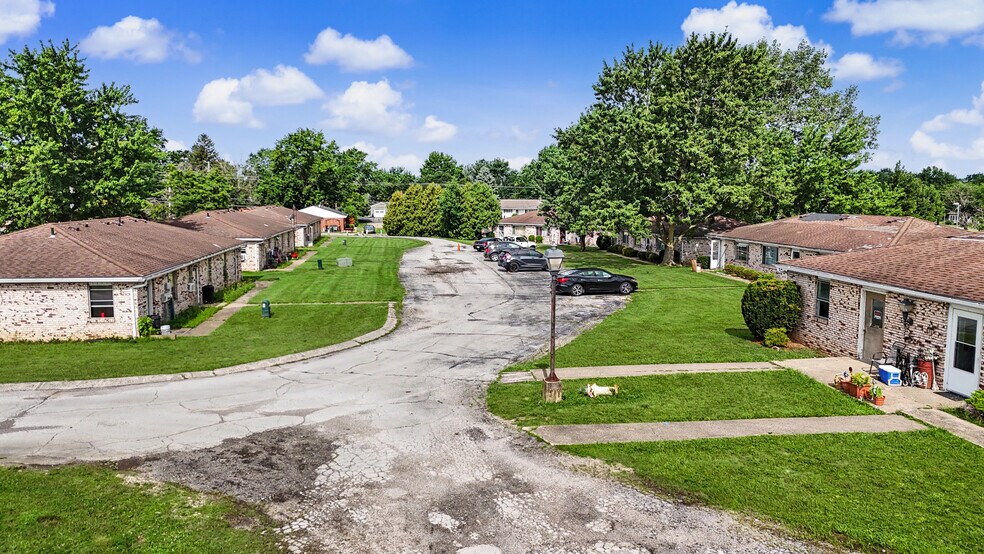 318 Rae Ct, Willard, OH à vendre - Photo de l’immeuble – Image 3 sur 29