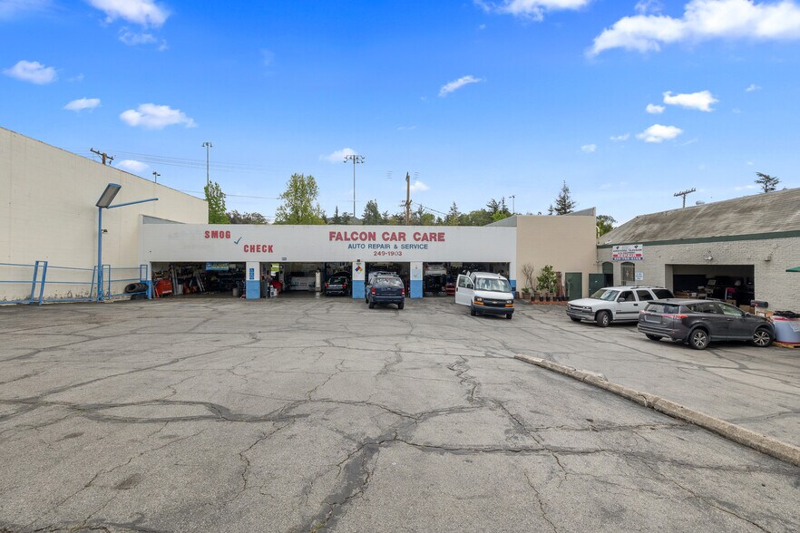 3450 N Verdugo Rd, Glendale, CA à vendre - Photo de l’immeuble – Image 2 sur 7