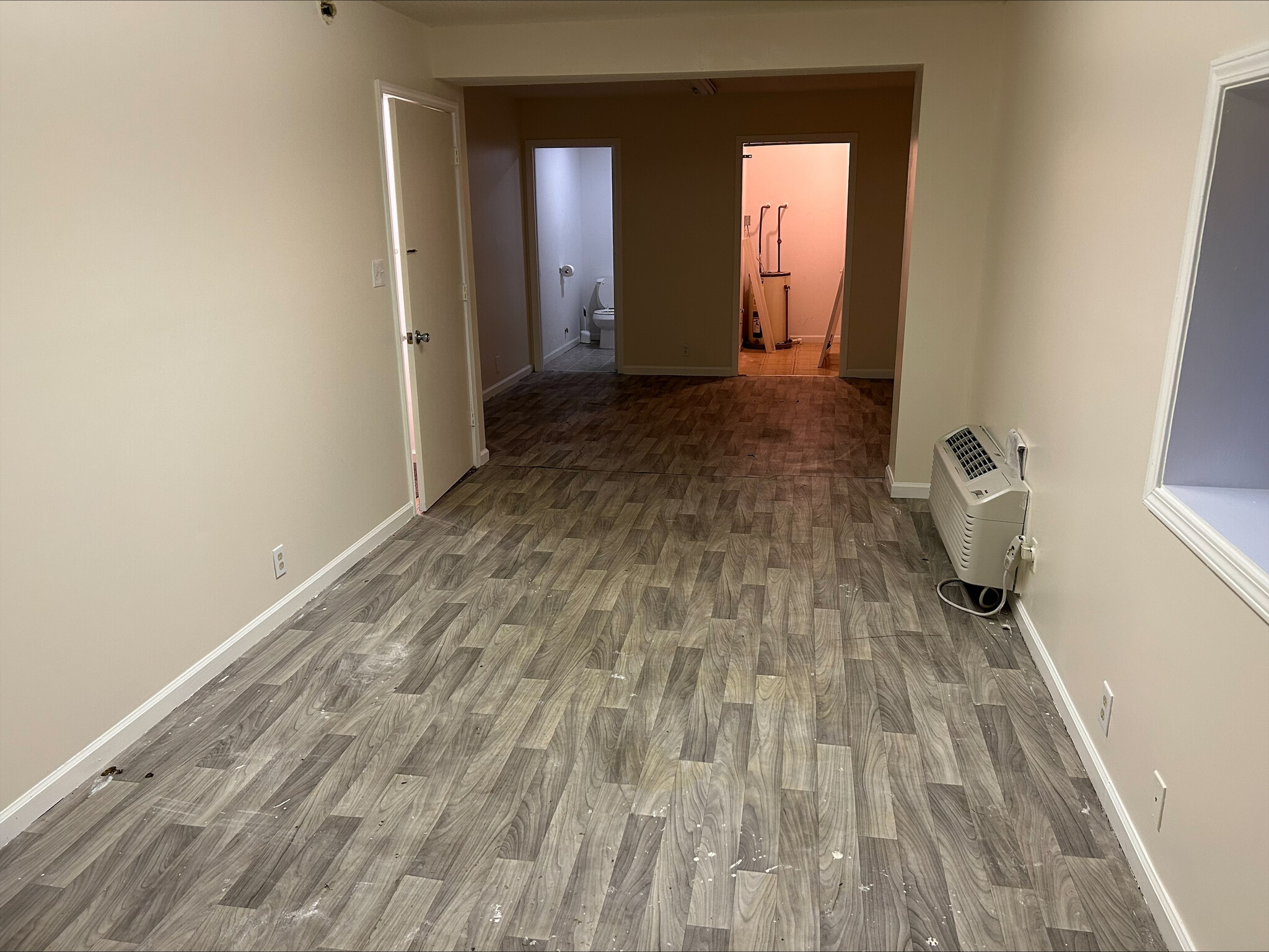 196 E Plaza Dr, Mooresville, NC à louer Photo intérieure– Image 1 sur 4