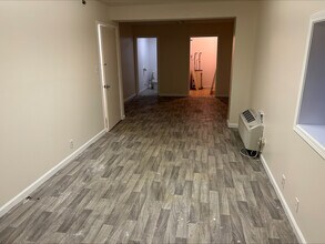 196 E Plaza Dr, Mooresville, NC à louer Photo intérieure– Image 1 sur 4