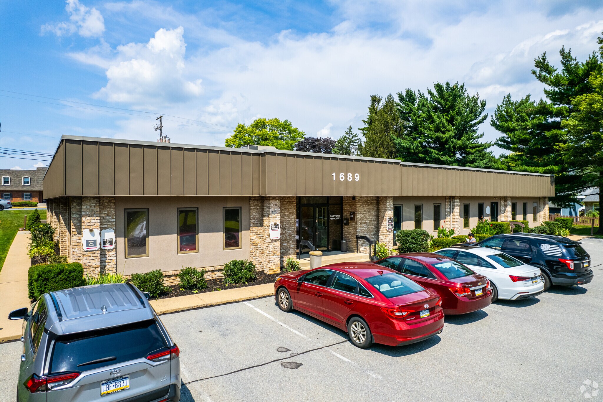 1689 Crown Ave, Lancaster, PA à louer Photo principale– Image 1 sur 6