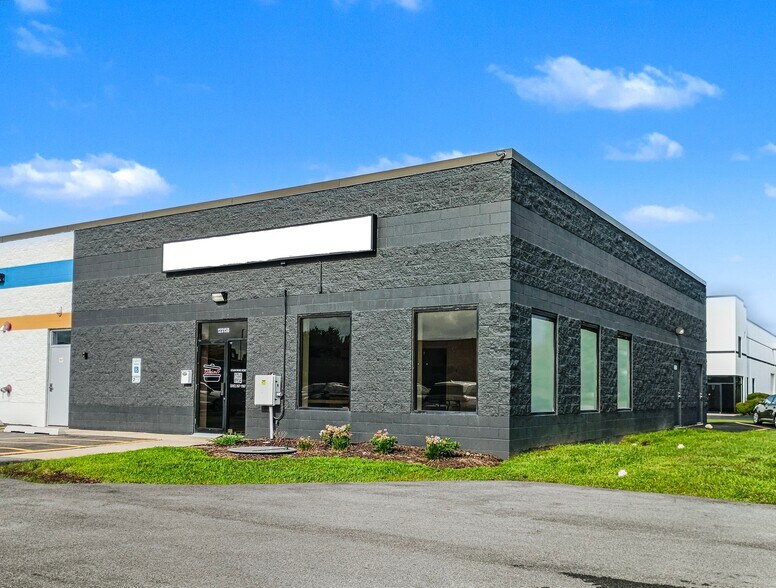 12315 Rhea Dr, Plainfield, IL à louer - Photo de l’immeuble – Image 1 sur 7