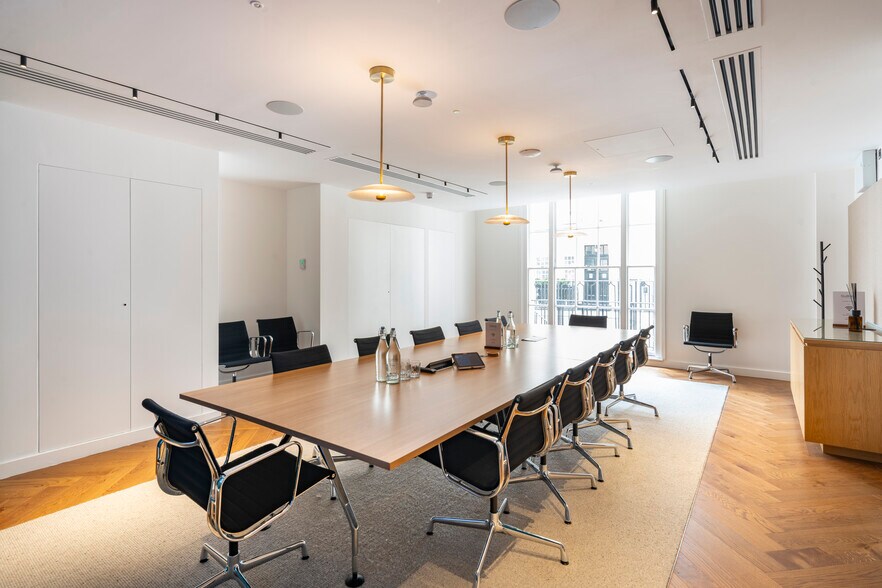 15 Suffolk St, Londres à louer - Photo de l’immeuble – Image 2 sur 10