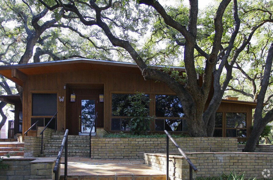 8607 Wurzbach Rd, San Antonio, TX à vendre - Photo de l’immeuble – Image 2 sur 2