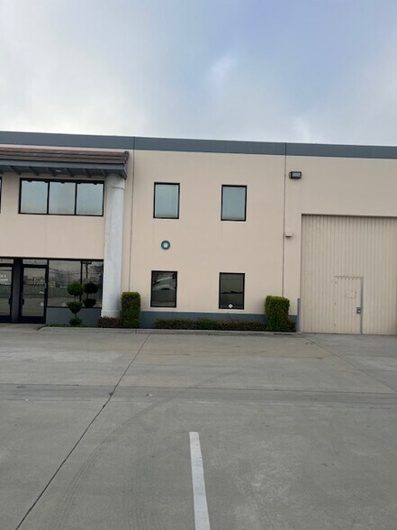 11135 E Rush St, South El Monte, CA à louer - Photo de l’immeuble – Image 2 sur 9