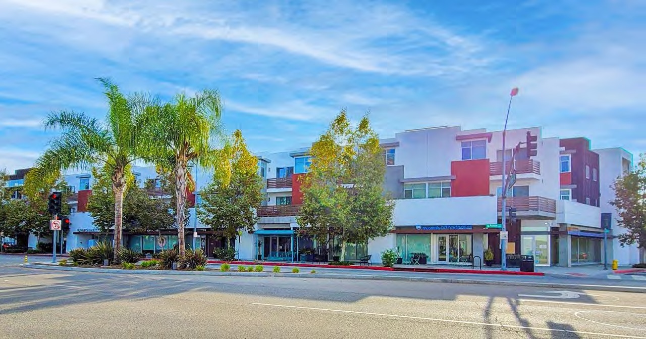 11042-11058 Washington Blvd, Culver City, CA à louer Photo de l’immeuble– Image 1 sur 6