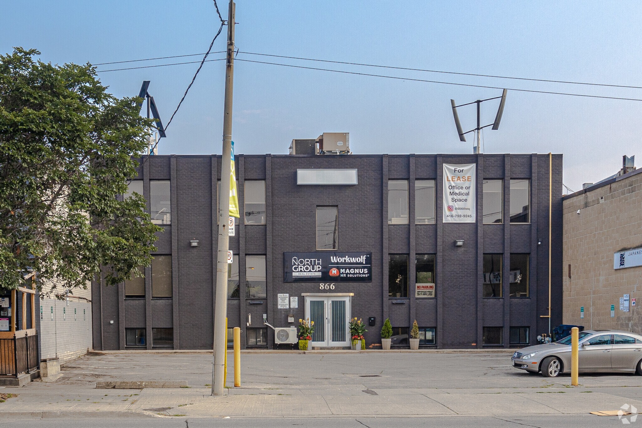 866 The Queensway, Toronto, ON à louer Photo de l’immeuble– Image 1 sur 21
