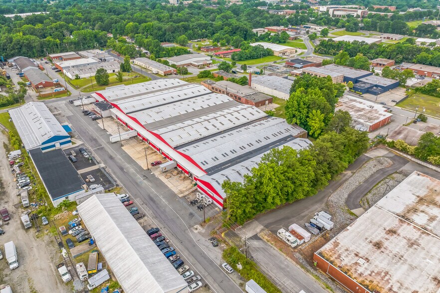 801 Warehouse St, Greensboro, NC à vendre - Photo de l’immeuble – Image 2 sur 9